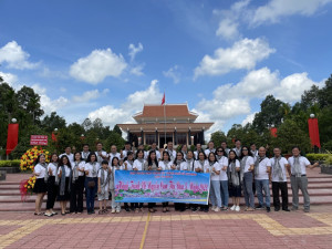 Hành trình về nguồn Cụm thi đua 5 Ban Tuyên giáo Thành ủy Thành phố Hồ Chí Minh