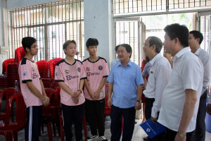Bộ trưởng, Chủ nhiệm Ủy ban Dân tộc Hầu A Lềnh thăm và làm việc tại trường Dự bị đại học TP. Hồ Chí Minh
