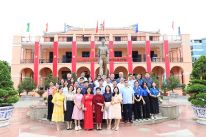 Trường ĐH Luật TPHCM dâng hương tưởng nhớ Chủ tịch Hồ Chí Minh