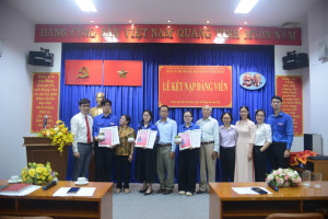 Đảng bộ trường ĐH Quốc tế Hồng Bàng: kết nạp 03 đảng viên mới