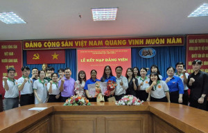 Đảng bộ trường Đại học Nông Lâm TP.HCM kết nạp đảng viên mới