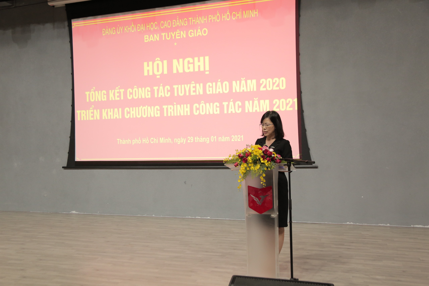 Đ/c Nguyễn Thị Là – Phó Bí thư Thường trực Đảng ủy Khối phát biểu chỉ đạo công tác tuyên giáo năm 2021