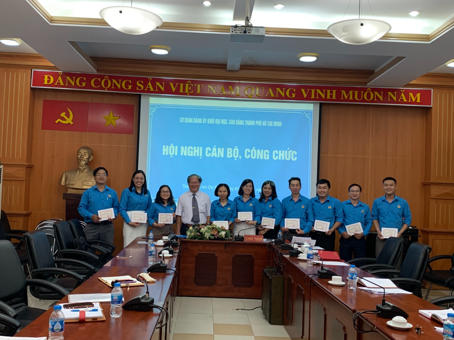 Đồng chí Huỳnh Văn Sáu – Trưởng Ban Cán sự Giáo dục và Đào tạo Liên đoàn Lao động thành phố cá nhân đạt danh hiệu lao động tiên tiến năm 2020