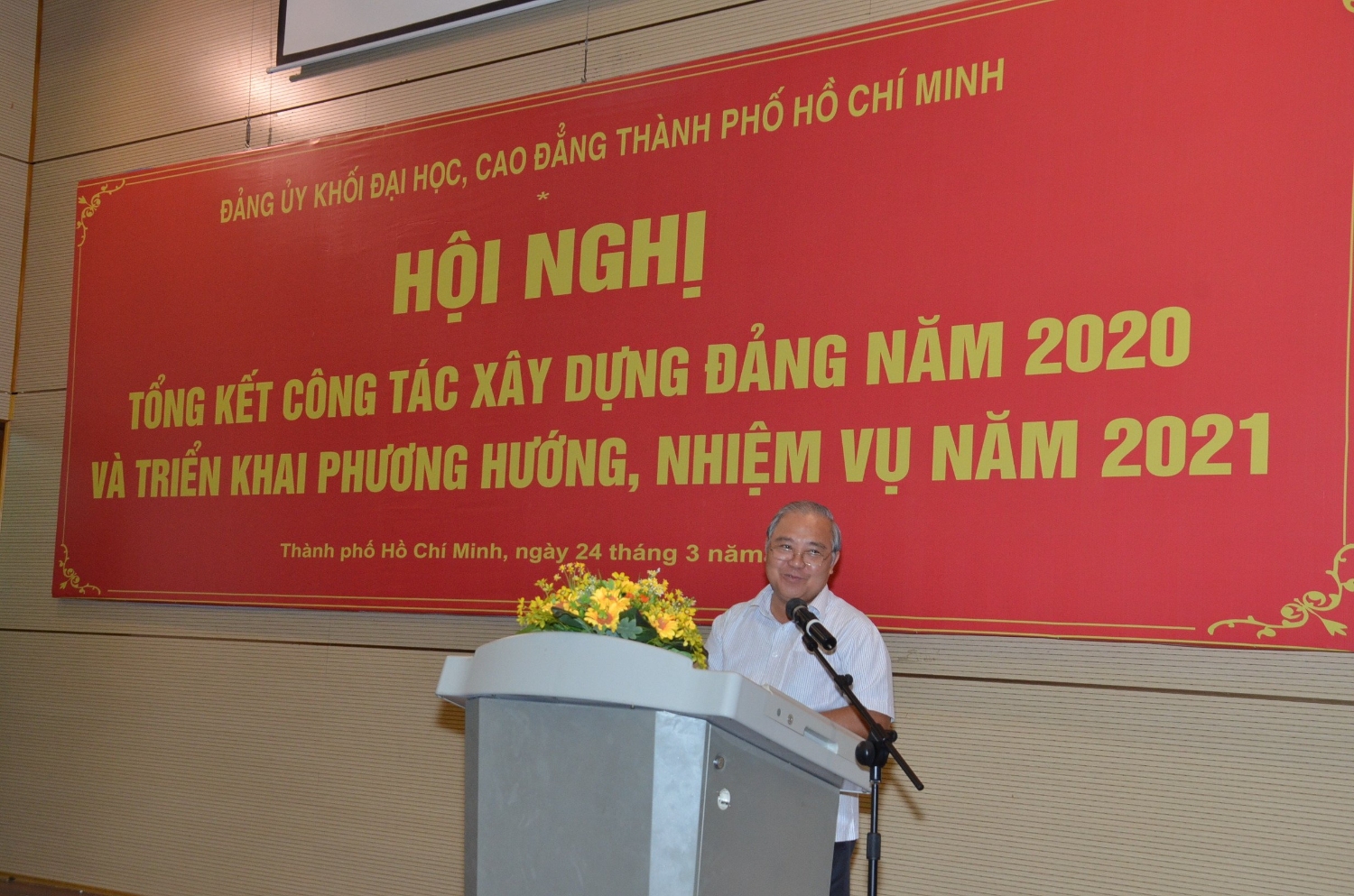 4.	Đồng chí Võ Văn Tân – Phó Trưởng Ban Tổ chức Thành ủy phát biểu góp ý các nội dung hội nghị