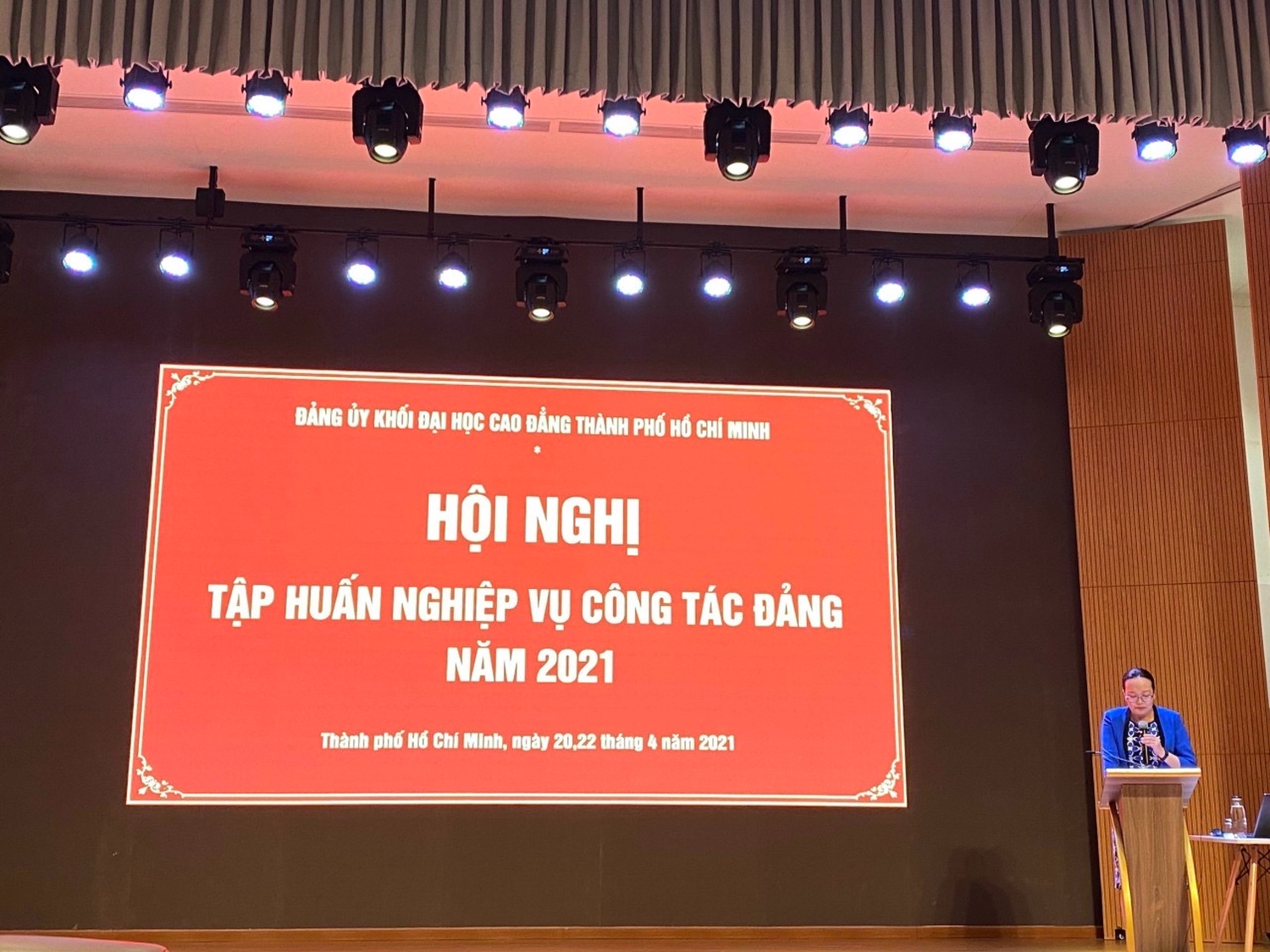 Đồng chí Nguyễn Thị Minh Hồng, Bí thư Đảng ủy Khối phát biểu khai mạc Hội nghị